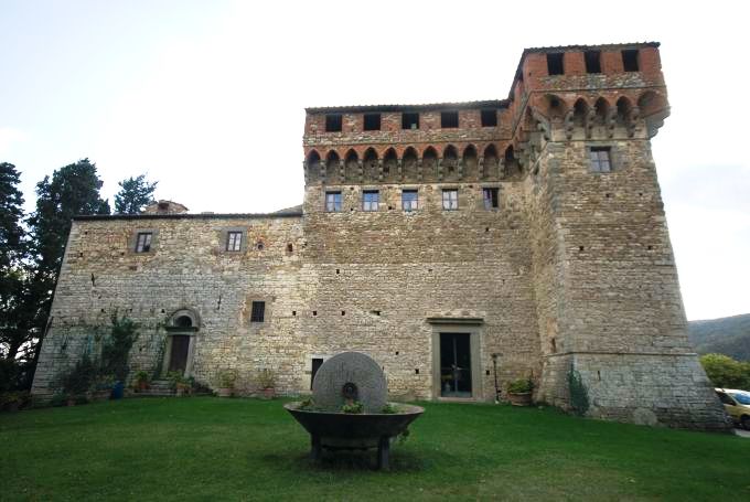 info@castellodeltrebbio.eu