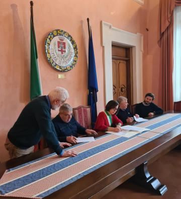 Emporio della Solidarietà di Pontassieve: siglato il rinnovo per il progetto tra  Comune di Pontassieve, Misericordia e Croce Azzurra di Pontassieve