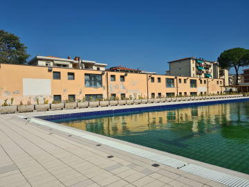 Ottobre 2023. Pontassieve. Palazzina spogliatoi piscina scoperta. Manutenzione straordinaria e efficientamento energetico. Nuovi spazi per le arti marziali e la boxe Ottobre 2023. Pontassieve. Palazzina spogliatoi piscina scoperta. Manutenzione straordinaria e efficientamento energetico. Nuovi spazi per le arti marziali e la boxe
